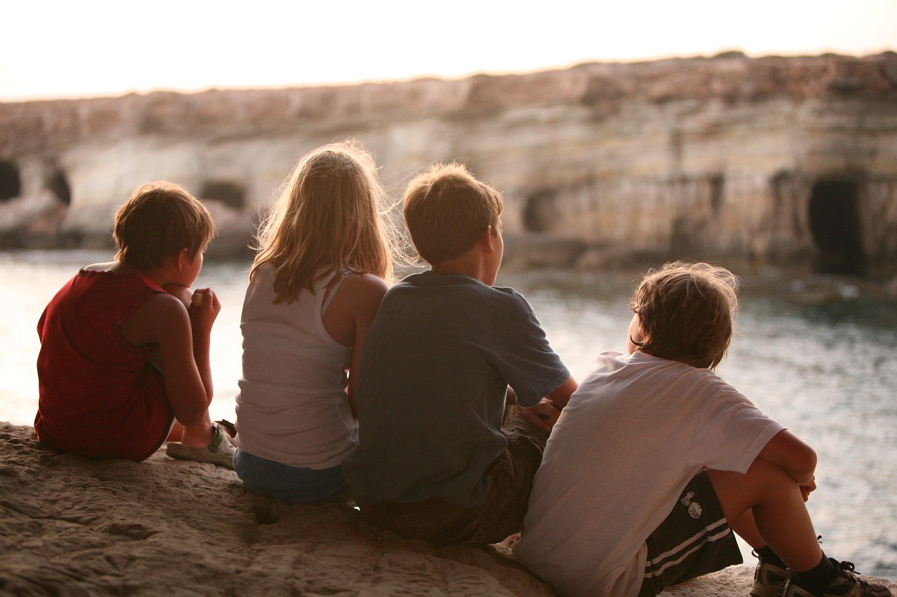 How to Keep Young Children Safe on Social Media?